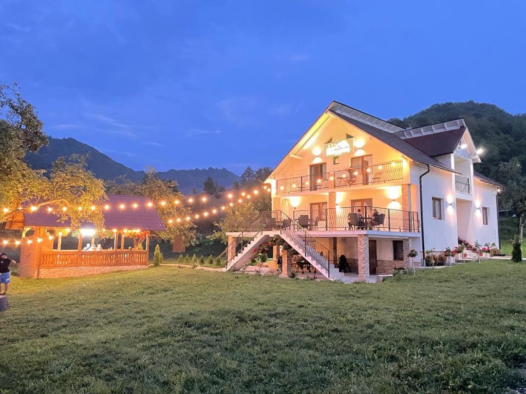 Pensiunea Hai In Maramures Bîrsana Zewnętrze zdjęcie